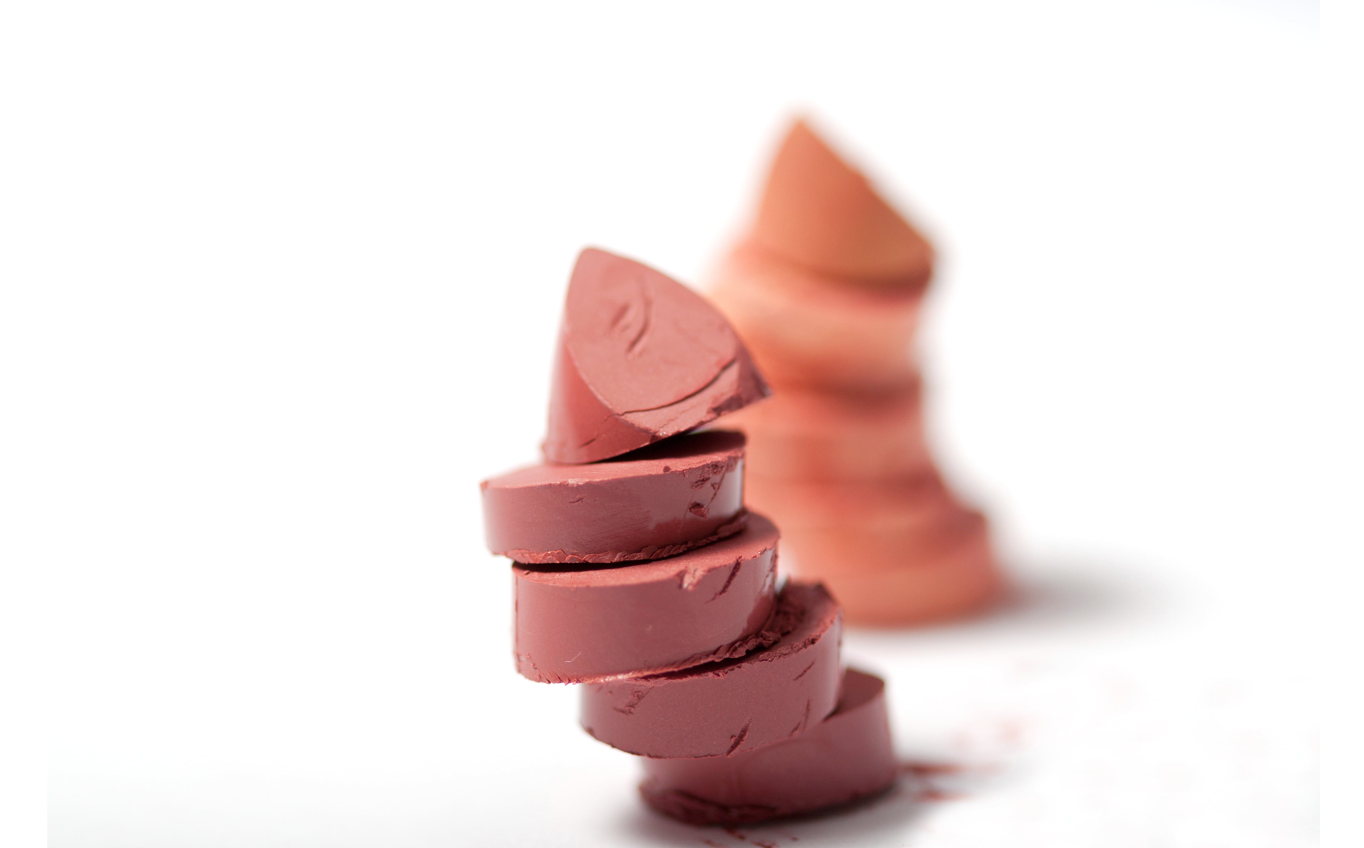 Al tono durazno se le suman los colores marrones, café y caramelo como labiales favoritos para el otoño. todo dependerá del tono de piel. (Foto: iStock)