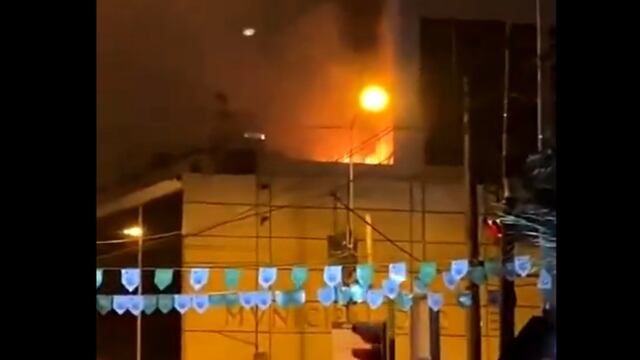 Usuarios reportan incendio durante fiesta de aniversario de la Municipalidad de Lince