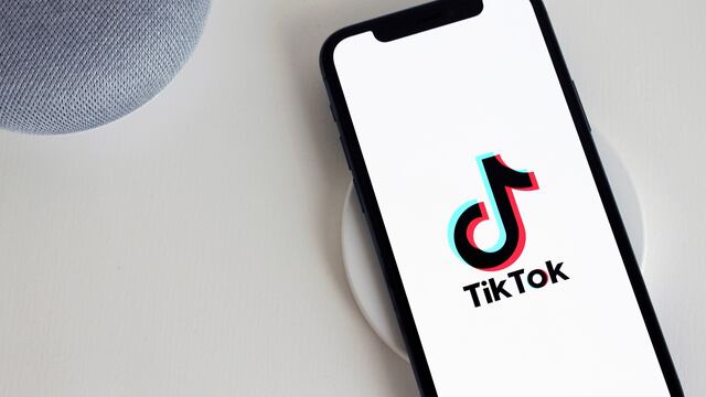 TikTok prohibe crear perfiles con fotos generadas por IA: no más deepfakes