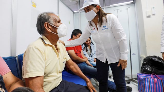 Rosa Gutiérrez supervisó desembalse de atenciones en distintos centros hospitalarios de Tarapoto