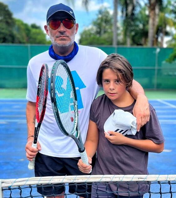 Lucca ama los deportes, al igual que su padre (Foto: Arath de la Torre / Instagram)