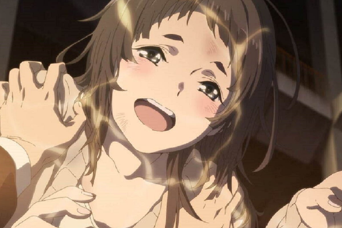 Itsumi se lanza sobre Masamune cuando lo conoce en la película animada japonesa "maboroshi" (Foto: Netflix)