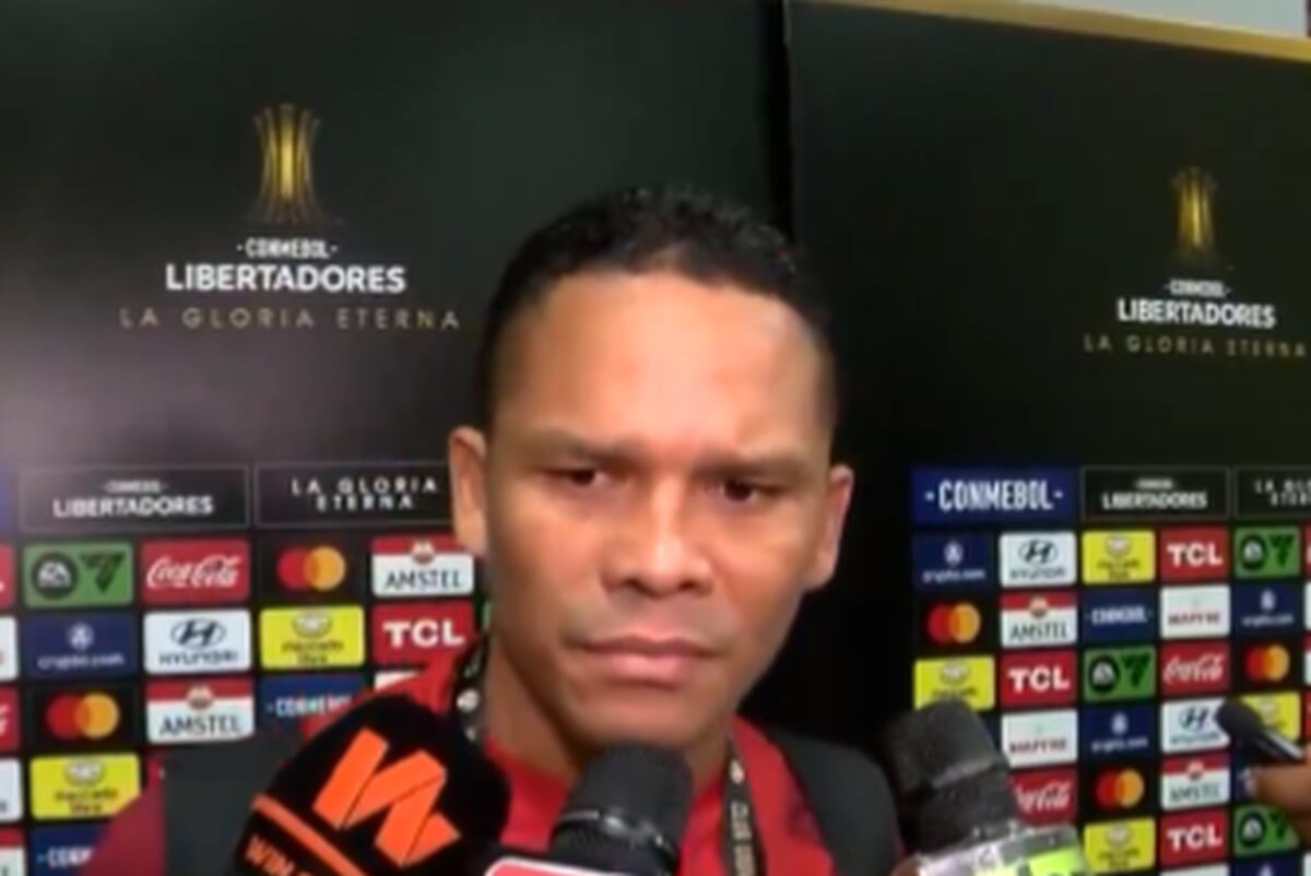 Carlos Bacca critica juego de Universitario: “Con la hinchada que tienen se podría ver un mejor espectáculo” | VIDEO