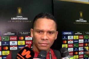 Carlos Bacca critica juego de Universitario: “Con la hinchada que tienen se podría ver un mejor espectáculo” | VIDEO
