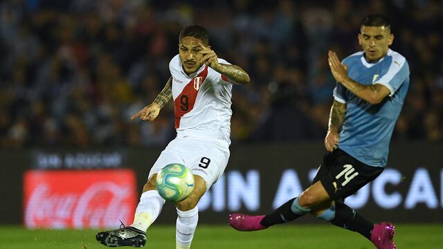 Con Paolo Guerrero, Perú cayó por 1-0 en su visita a Uruguay en el estadio Centenario