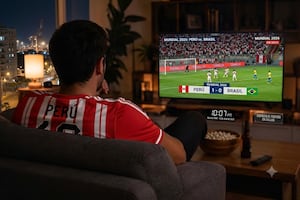 ¿Prefieres ver los partidos de fútbol solo? La psicología explica qué revela este hábito sobre tu personalidad