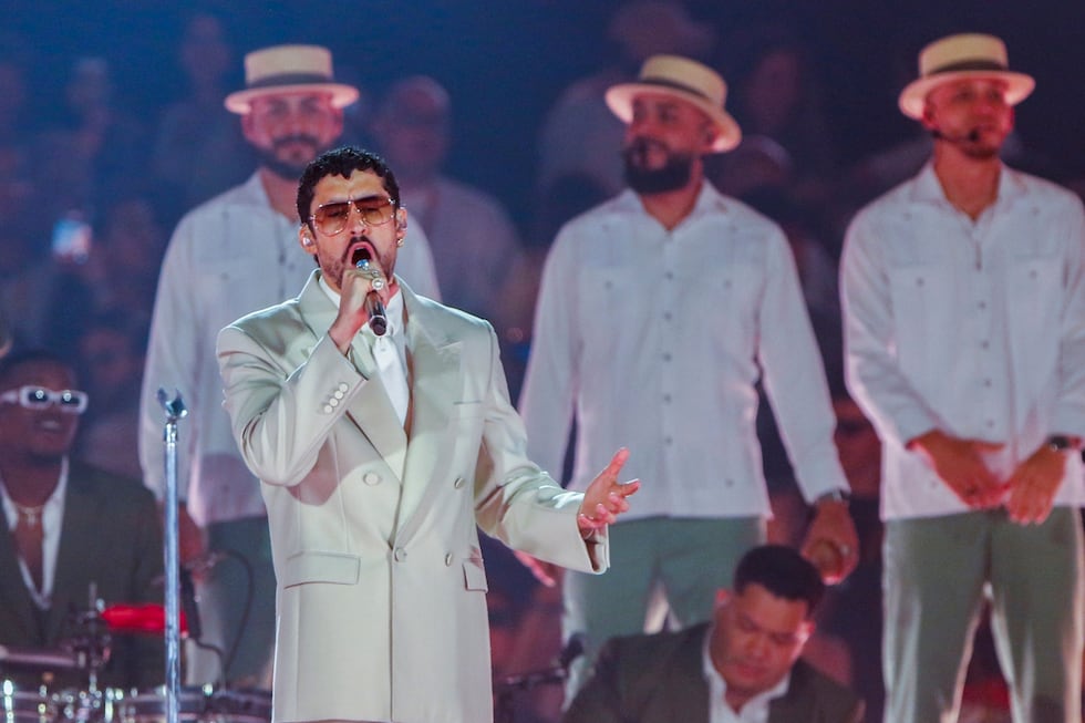 El cantante puertorriqueño Bad Bunny en el estadio Atanasio Girardot en Medellín (Colombia). (Foto: EFE/ STR)