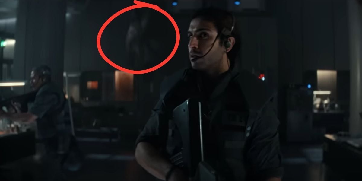 En el episodio 8 de "Alien: Earth", la especie D. Plumbicare moviéndose por las paredes de Prodigy (Foto: FX Productions / 20h Television)