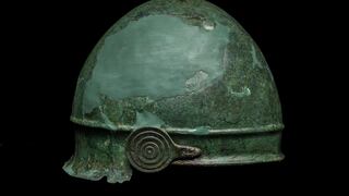 La inscripción “muy rara” en un casco de combate de hace 2.400 años que podría revelar datos históricos