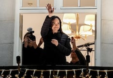 Opositora venezolana María Corina Machado saluda en Oslo a sus seguidores