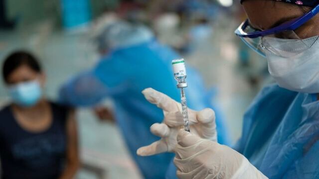 Vacunación COVID-19: inoculación a pacientes con cáncer será de acuerdo a cronograma en Pongo el Hombro