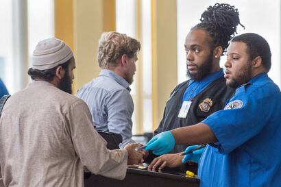 “No Fly List” en Estados Unidos: cómo funciona y de qué depende que una persona no pueda volar
