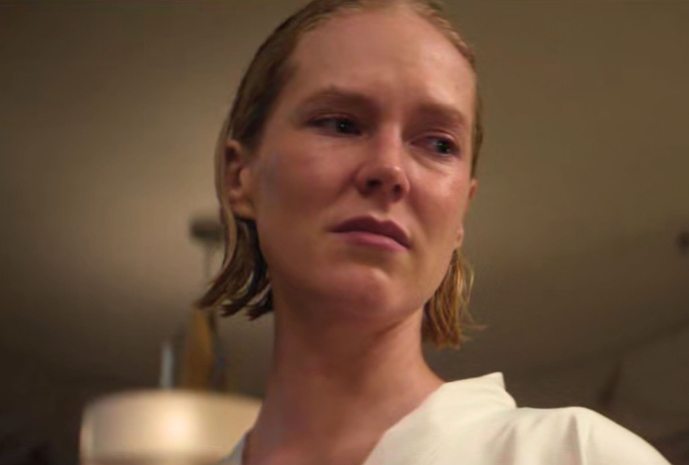 La actriz Rosy McEwen interpreta a Verity en el capítulo "‘Bête Noire" de "Black MIrror". Aparentemente, ella oculta un gran misterio a lo largo de la historia (Foto: Netflix)