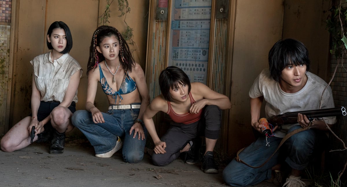 Los sobrevivientes preparándose para la siguiente prueba en la temporada 2 de "Alice in Borderland" (Foto: Netflix)