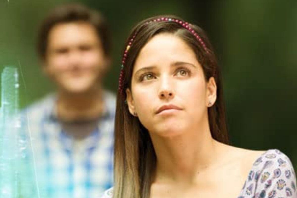 Ana Claudia Talancón como Charly en la primera temporada de "Soy tu fan" (Foto: Once TV México)