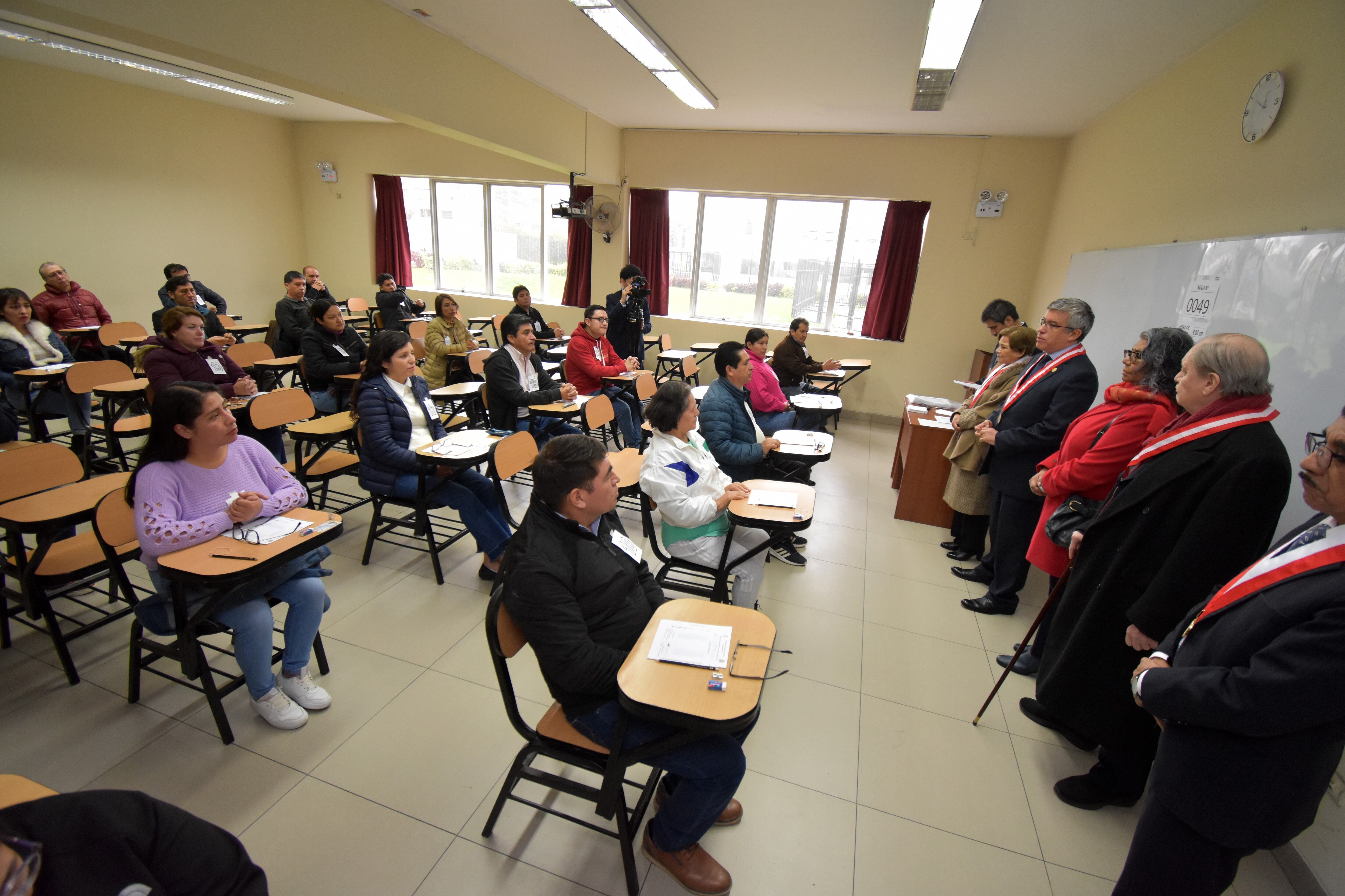 La Junta Nacional de Justicia informó que la evaluación curricular tiene un peso de 20% de la calificación total. Se aprueba, igual que la prueba de conocimientos, con un mínimo de 66.66 sobre 100. (Foto: JNJ)