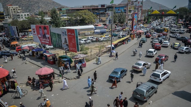 “La gente tiene miedo”: Kabul vuelve a la vida entre el temor y la desconfianza al nuevo régimen talibán