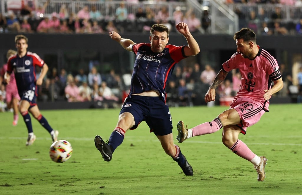 El astro argentino anotó un ‘hat-trick’ en nueve minutos en el duelo entre Inter Miami vs. New England por MLS. (Photo by Chris Arjoon / AFP)