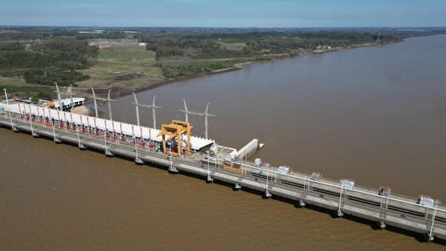 El puente que se construye en la frontera con Brasil y beneficiará el turismo en esta parte de Sudamérica