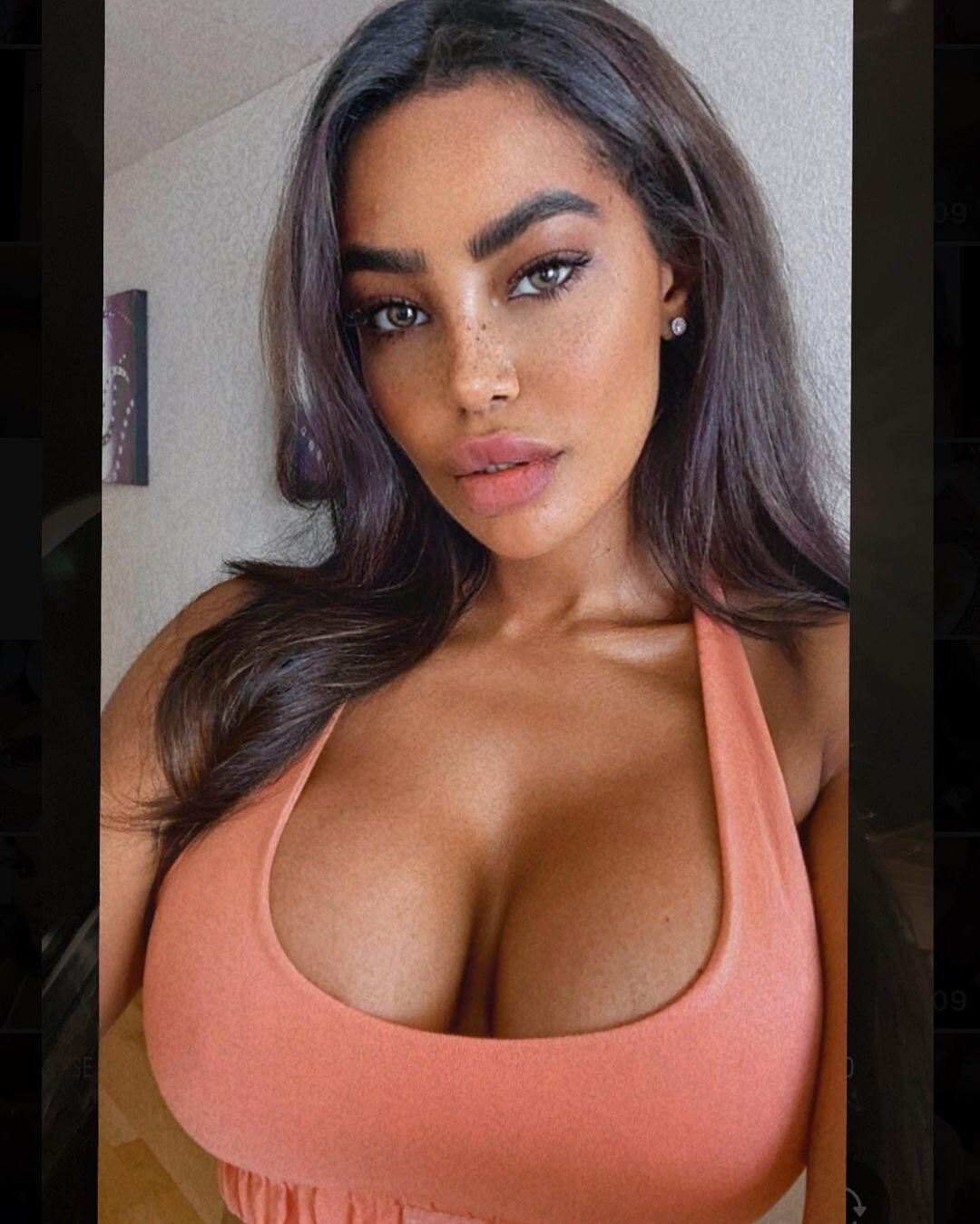 "Me encanta un buen sujetador deportivo solidario, fiel, leal, bonito..." escribió el 23 de diciembre de 2021 (Foto: Tabby Brown / Instagram)