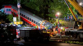 Sube a 5 muertos y 44 heridos el balance del accidente de tren en Alemania