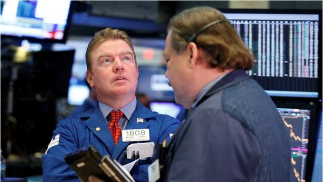 Wall Street cierra a la baja y el Dow Jones cae un 0,83 %