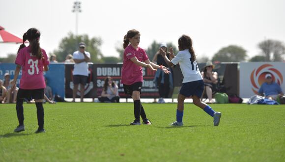 Practicar fútbol desde una edad temprana puede tener múltiples beneficios para las más jóvenes de la casa. (Foto: Referencial)