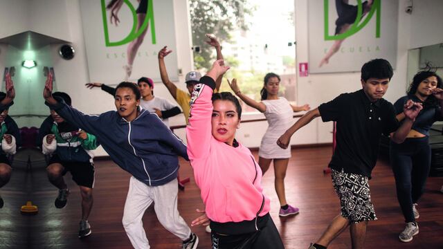 La sobrina nieta de la soprano Yma Súmac sorprende con talento para el break dance