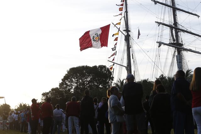 Las velas del B.A.P. Unión, buque escuela a vela que lleva 9 meses cruzando a mar todos los continentes como una embajada itinerante del Perú, fueron un bello marco para el evento. (Foto: Mario Zapata/ GEC)