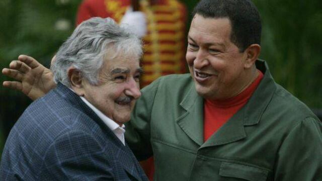 Salud de Hugo Chávez es "muy delicada", aseguró esposa de presidente uruguayo
