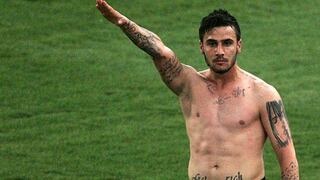¿Un futbolista puede hacer el saludo nazi sin querer?