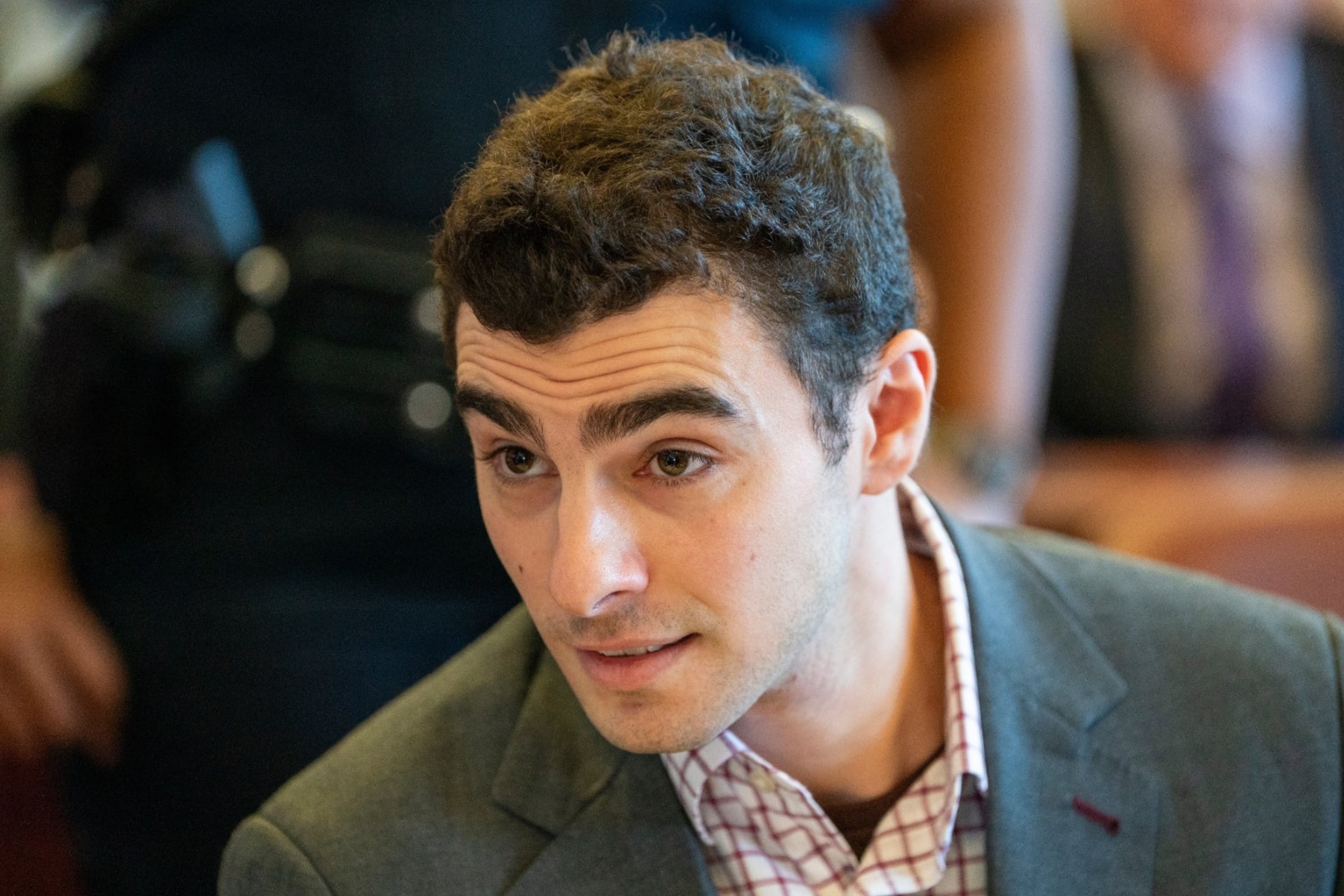Luigi Mangione en la audiencia en la Manhattan Criminal Court (Foto: Steven Hirsch/New York Post via AP, Pool)