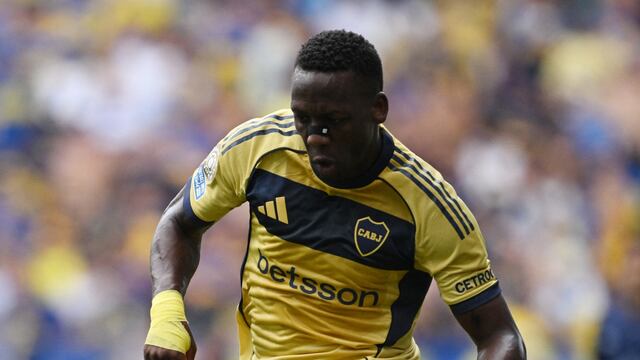 Luis Advíncula disputó los 270 minutos en el Mundial de Clubes con Boca Juniors. (Foto: AFP)