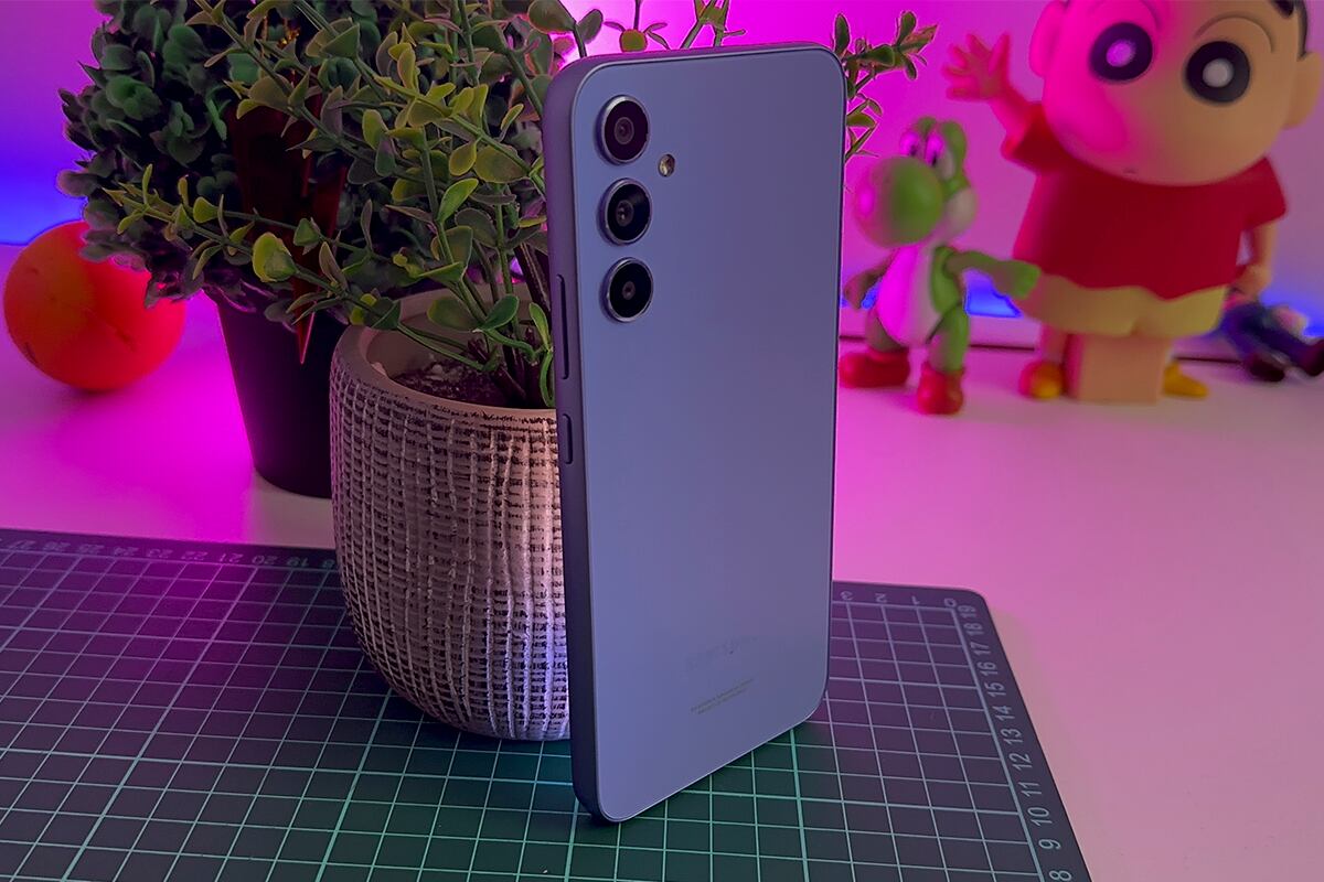 El Samsung Galaxy A34 5G se ha modernizado y aquí te contamos lo bueno y lo malo del smartphone. (Foto: MAG - Rommel Yupanqui)