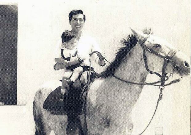 Jimmy Santi durante su tiempo en México junto a su hijo Eduardo Santi.