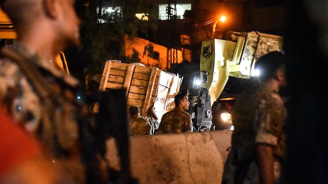 Al menos un muerto por choques armados tras volcar un camión de Hizbulá cerca de Beirut