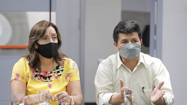 Dina Boluarte: “Tenemos que sostener de la mano a Pedro Castillo para que se quede los cinco años”