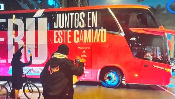 El bus de la selección peruana llegó al Estadio Nacional de Lima | Captura de video