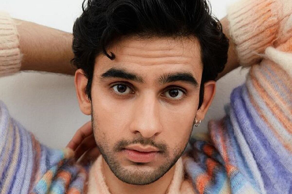 La fotografía de Zain Iqbal, actor de "Asesinato para principiantes", para su entrevista con Vogue (Foto: Zain Iqbal/ Instagram)