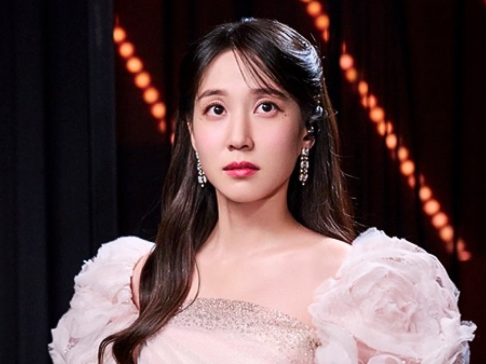 Park Eun-bin interpreta Seo Mok-ha, una mujer que ha vivido sola durante quince años en una isla desierta en “El naufragio de una diva” (Foto: tvN)