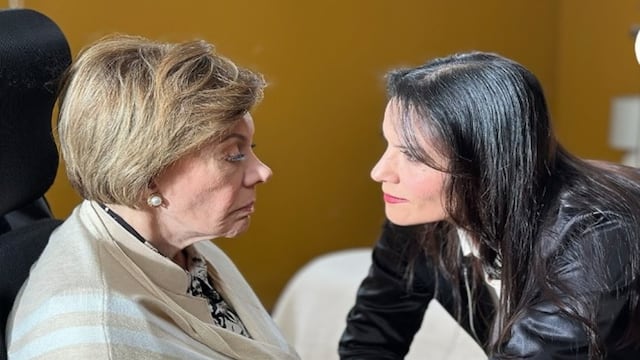 Uchi Boza comparte 7 fotos de la trágica escena de Claudia Llanos y Francesca Maldini en AFHS. (Al Fondo Hay Sitio Instagram)