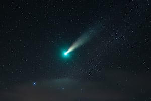 Un meteoro iluminó el cielo de Florida y explotó en plena atmósfera: así fue el impactante fenómeno nocturno