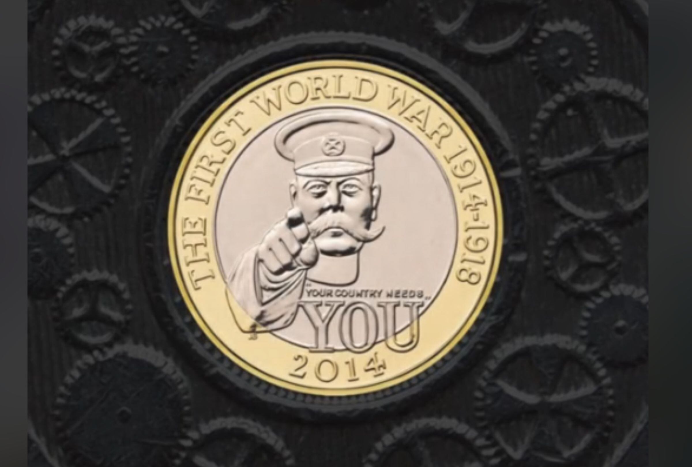 Así se ve la moneda que conmemora el centenario de la Primera Guerra Mundial y es tan rara que cuesta 500 veces su valor nominal (Foto: @coincollectingwizard / TikTok)