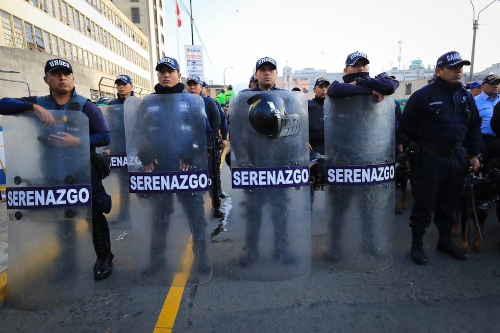 MML anunció que desde el jueves 23 de noviembre habrá 1.500 serenos y 1.000 efectivos de la PNP en el Mercado Central y Mesa Redonda.