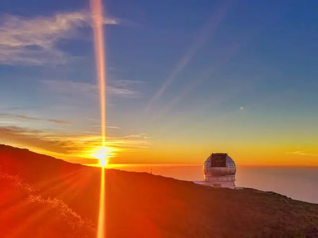 El diámetro del espejo del Gran Telescopio de Canarias es de 10,4 metros: el mayor de los telescopios ópticos del planeta.