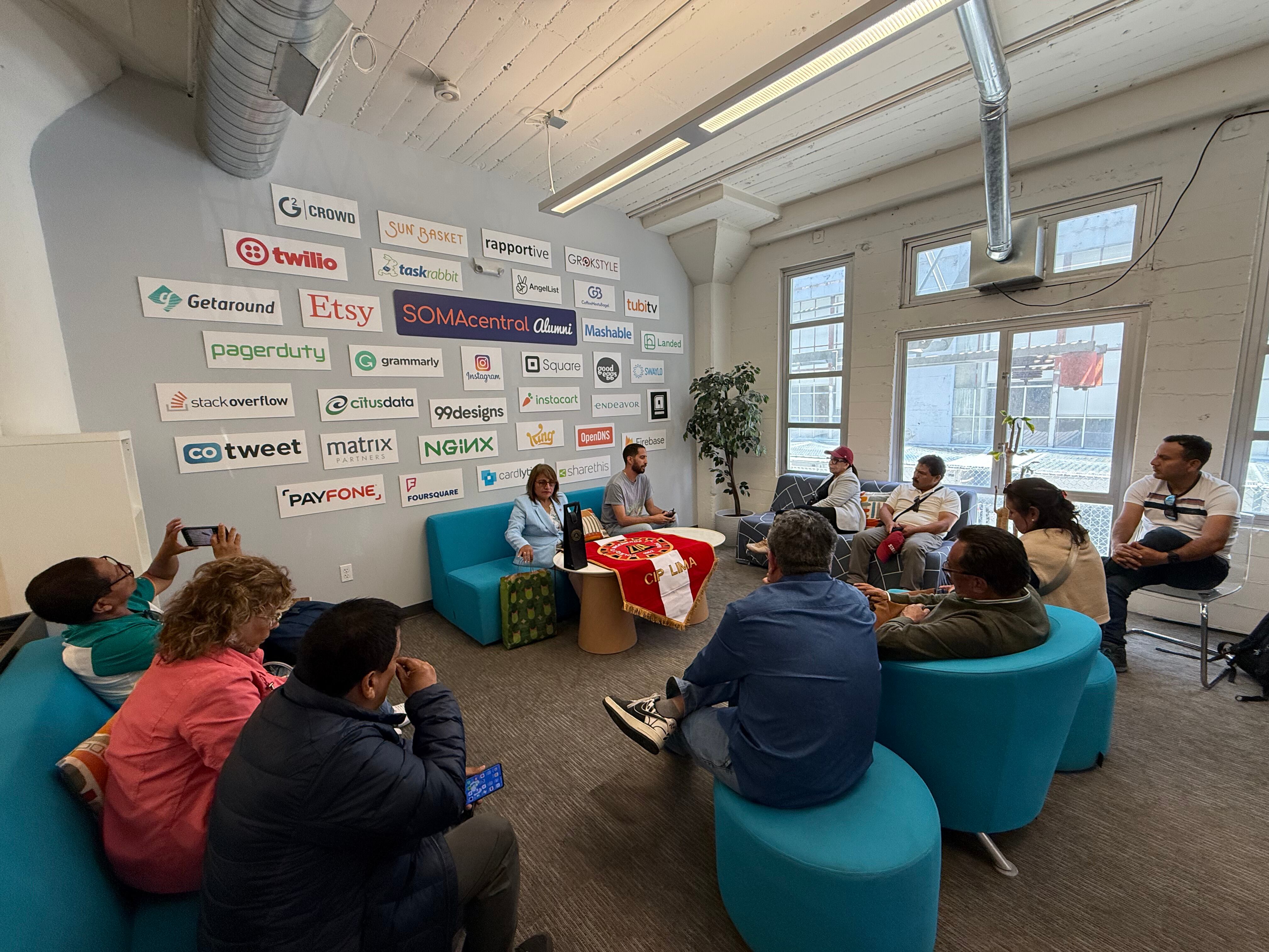 La delegación tuvo la oportunidad de visualizar otras plataformas de innovación que conectan a las startups con capitales de riesgo y corporaciones. (Foto: CIP Lima)