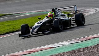 Matías Zagazeta ya entrena con nuevo equipo para la F4 Británica de este 2021