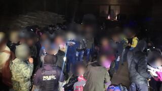 Autoridades localizan más de 200 migrantes hacinados en bodega en centro de México 