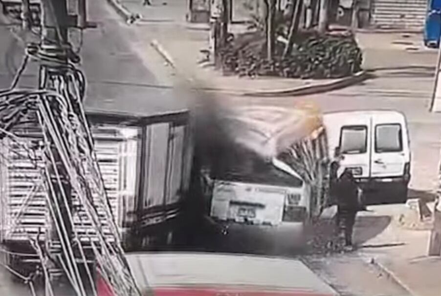 Ate: triple choque en la Carretera Central deja un herido y termina con robo a pasajeros. (Foto: Captura/24 Horas)