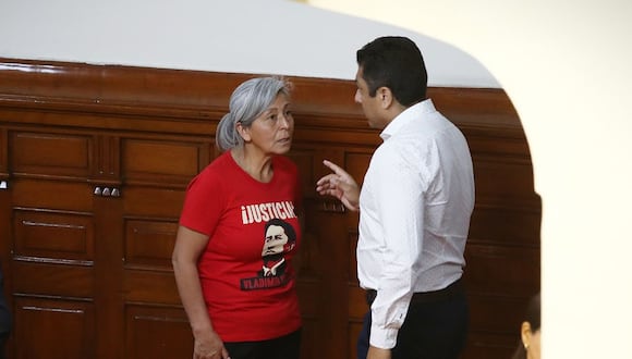 María Agüero, de Perú Libre, salió en defensa de Vladimir Cerrón en pleno debate de la confianza al gabinete Gustavo Adrianzén. (Foto: GEC)